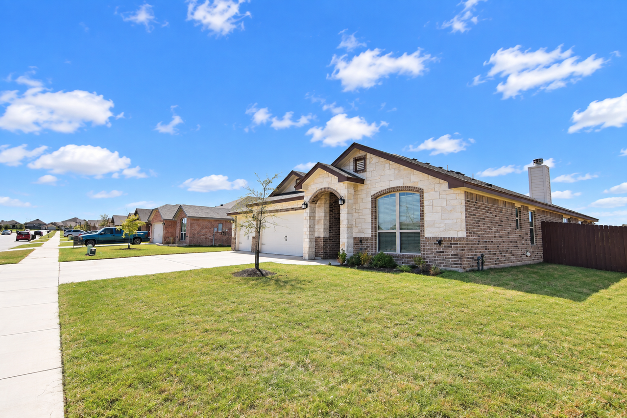 5105 Colina Dr - Photo 3 of 20