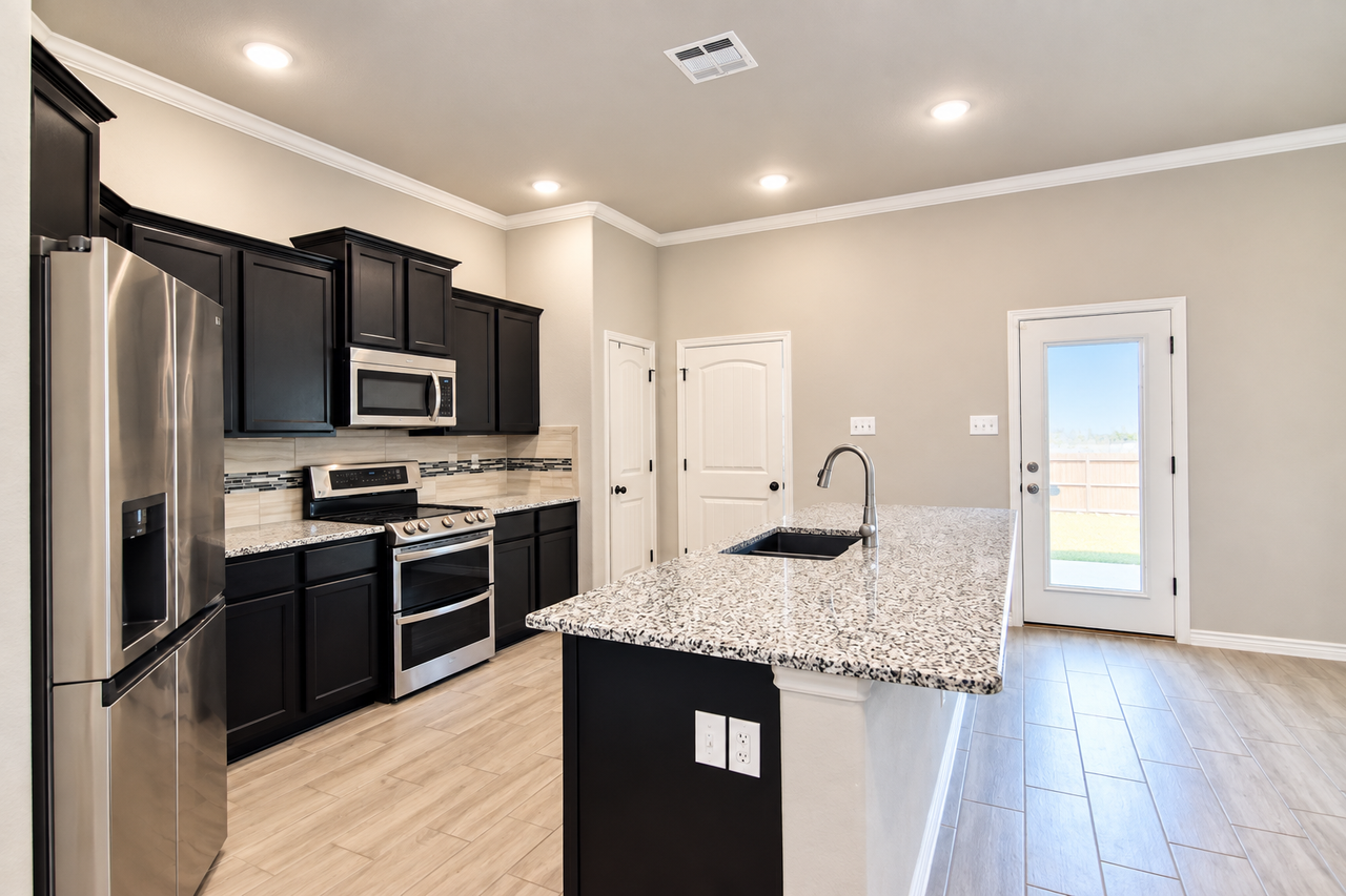 5105 Colina Dr - Photo 5 of 20