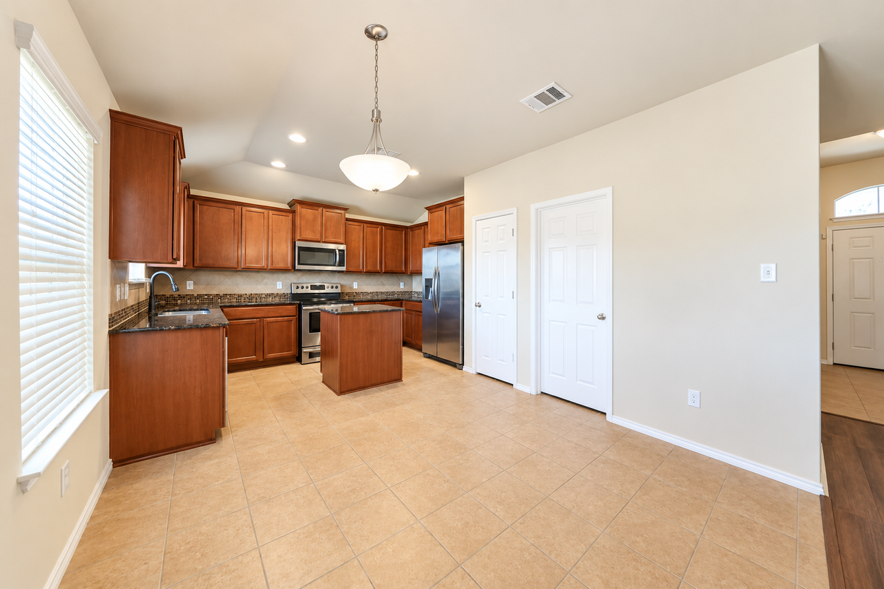 9300 Cricket Dr - Photo 4 of 20