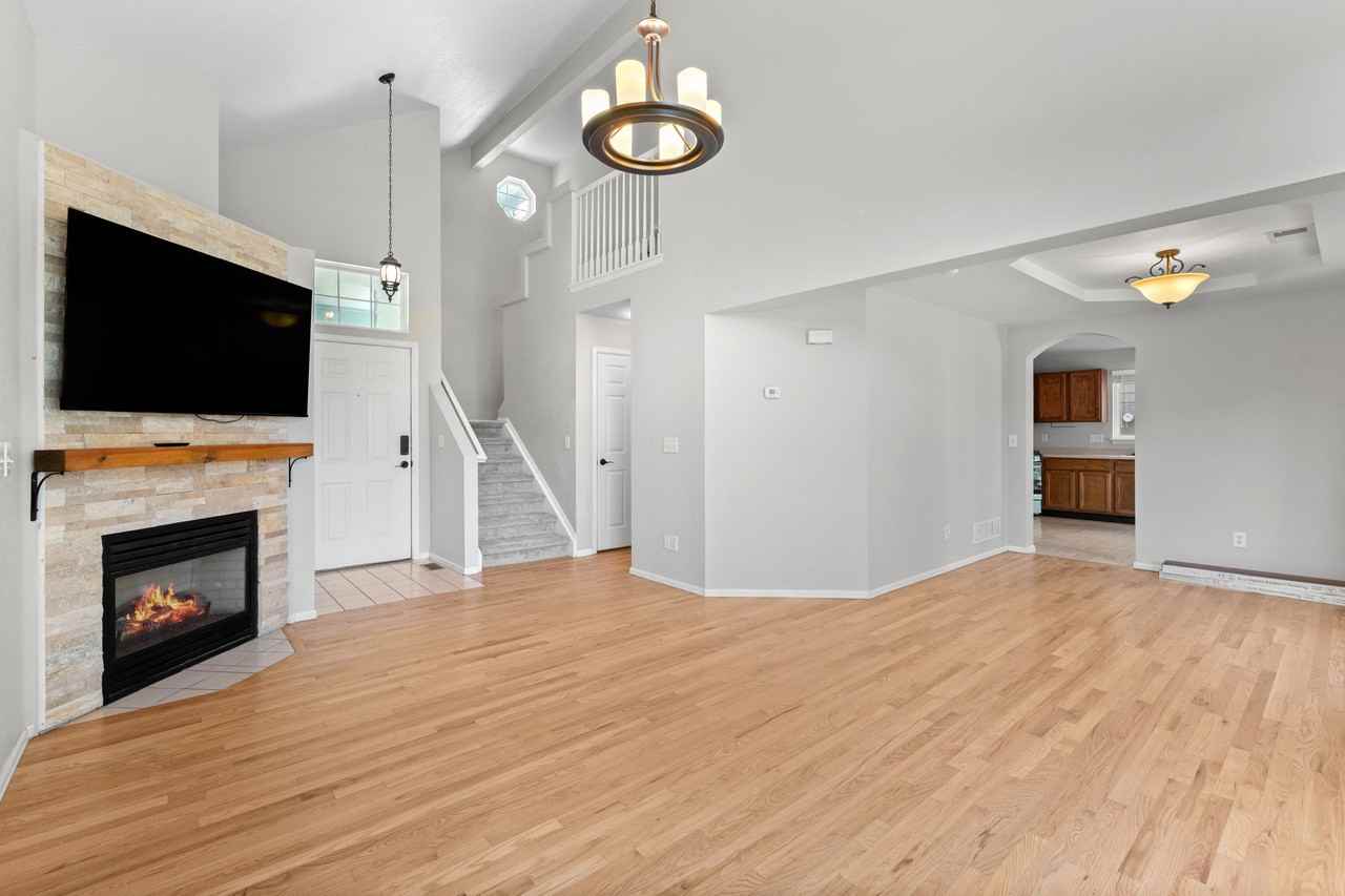 16100 White Hawk Dr - Photo 5 of 32