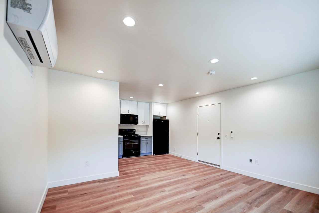 829 N Garfield St - Photo 4 of 50