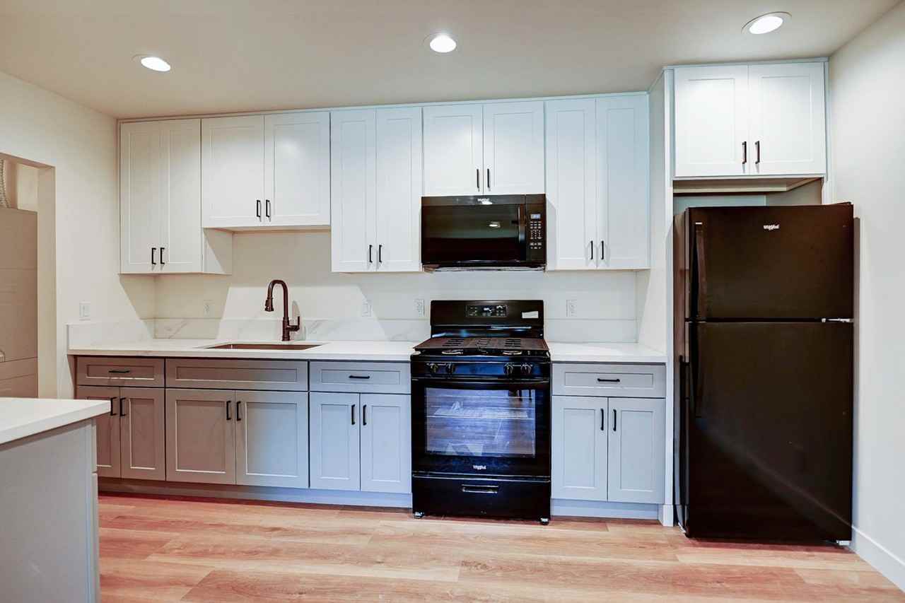 829 N Garfield St - Photo 5 of 50