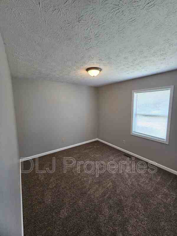 504 Betty Lou Dr - Photo 6 of 9