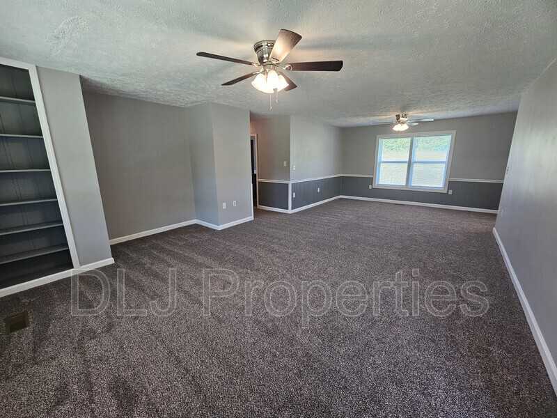 1102 Hicks Rd - Photo 5 of 12