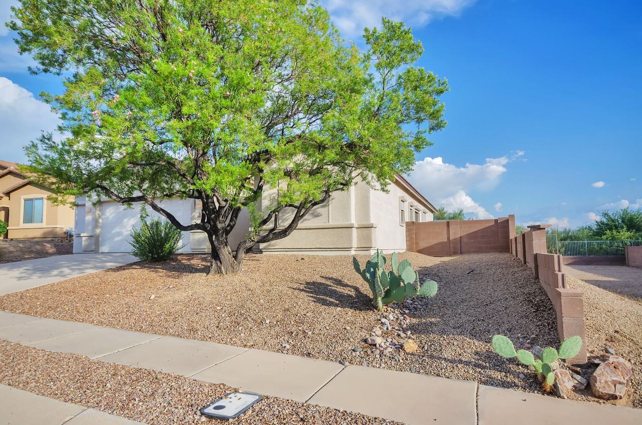 13820 E Via Valderrama - Photo 2 of 27