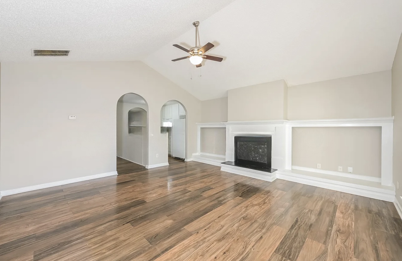 6381 Ariaal Dr - Photo 2 of 6