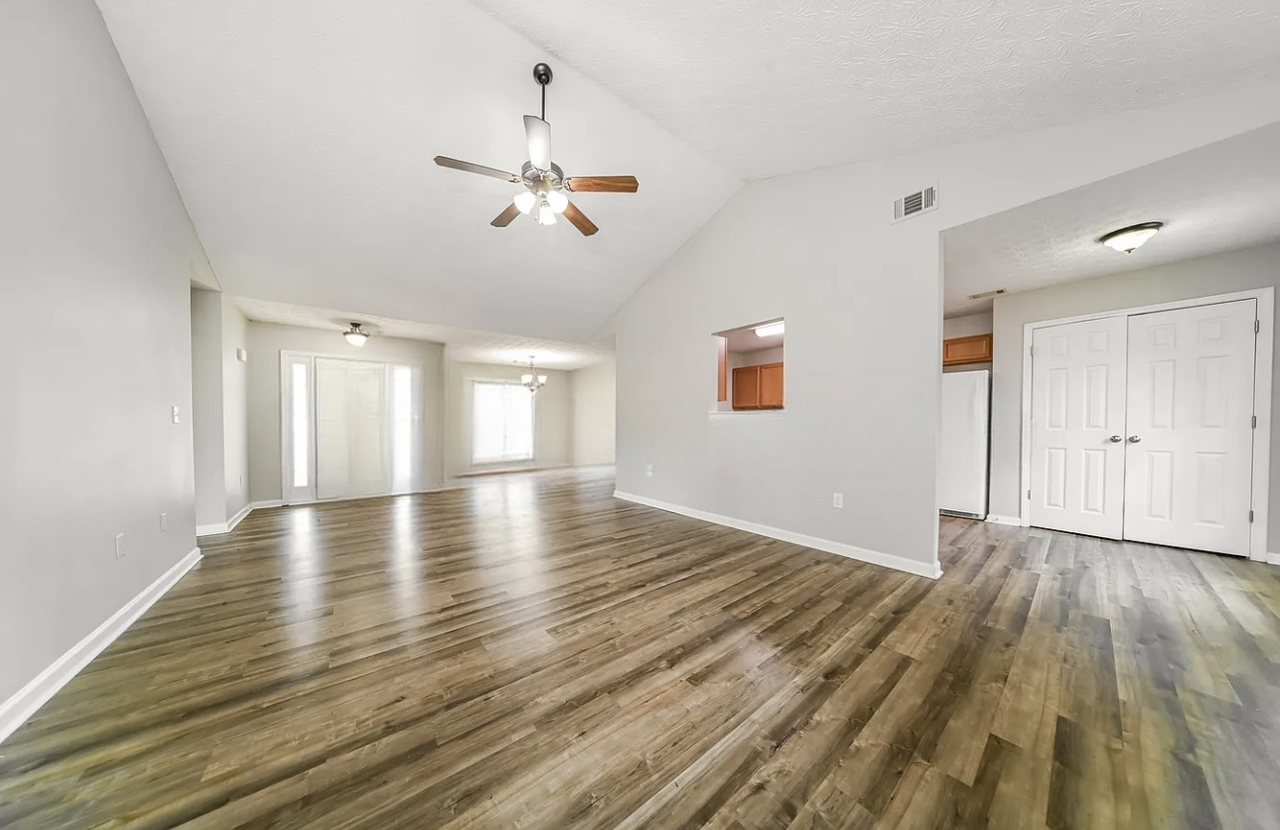 396 Arthurs Ln - Photo 2 of 6