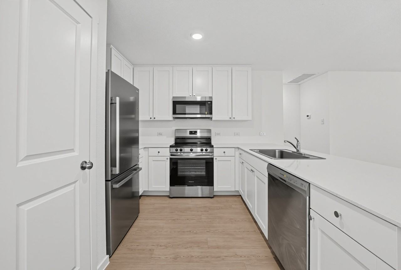 511 Jones Beach Dr - Photo 6 of 24