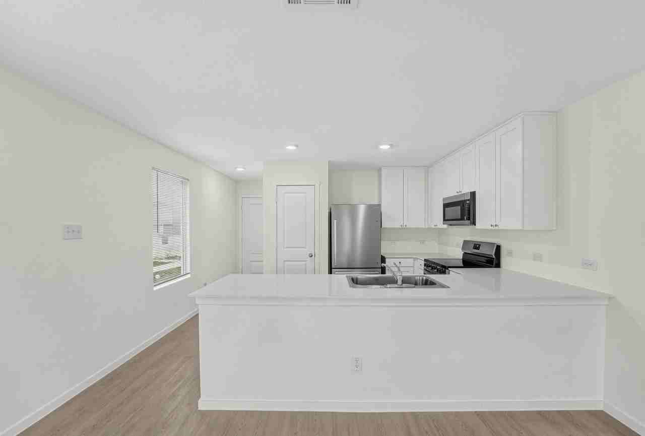 511 Jones Beach Dr - Photo 7 of 24