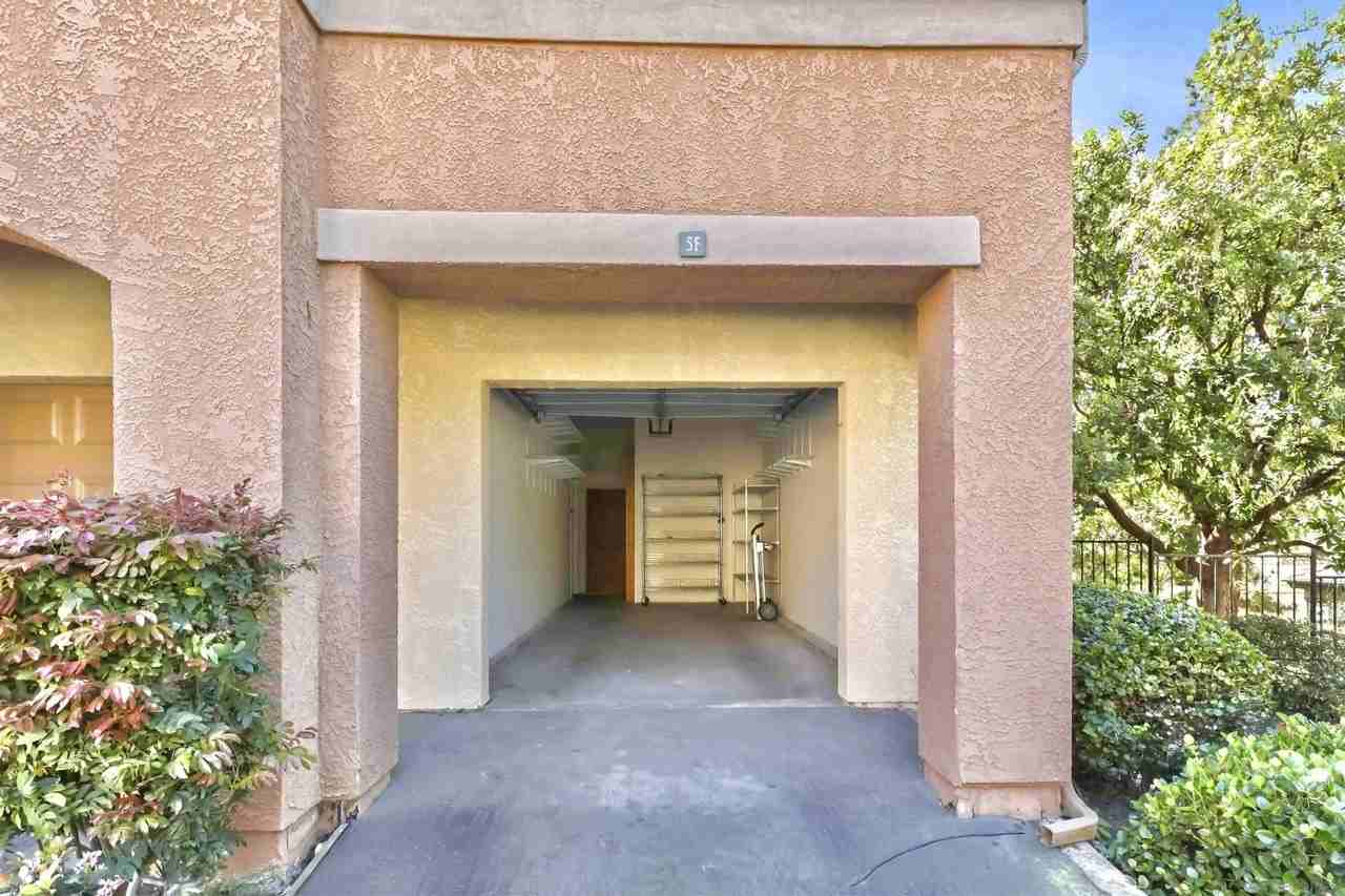 3835 Elijah Ct - Photo 3 of 38