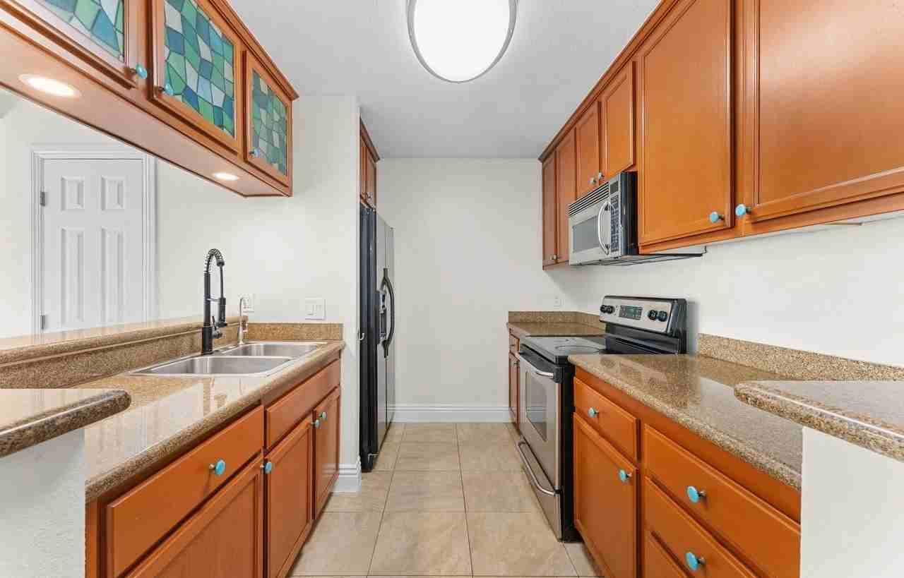 12740 Laurel St - Photo 6 of 27