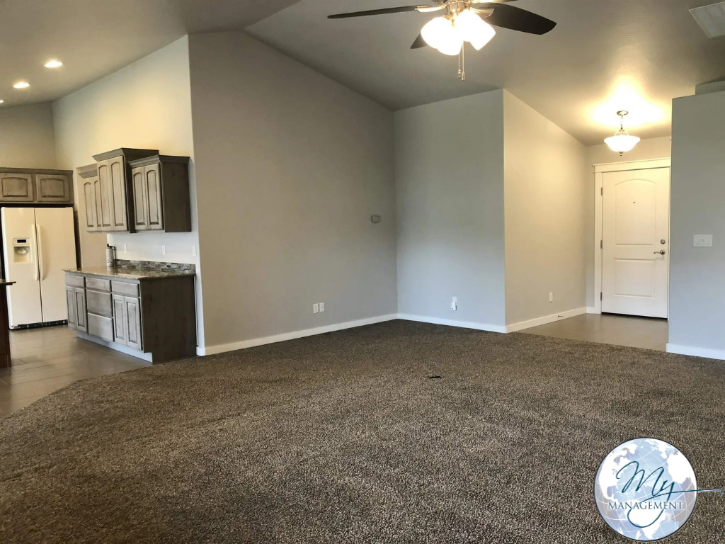 615 Lochsa Rd - Photo 5 of 13