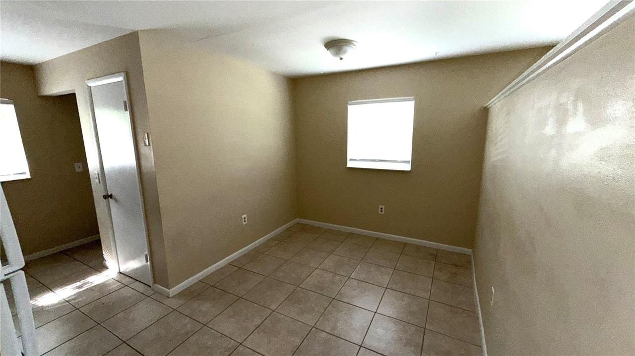 215 E Hibiscus Dr - Photo 6 of 15
