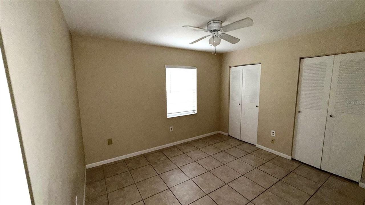 215 E Hibiscus Dr - Photo 7 of 15