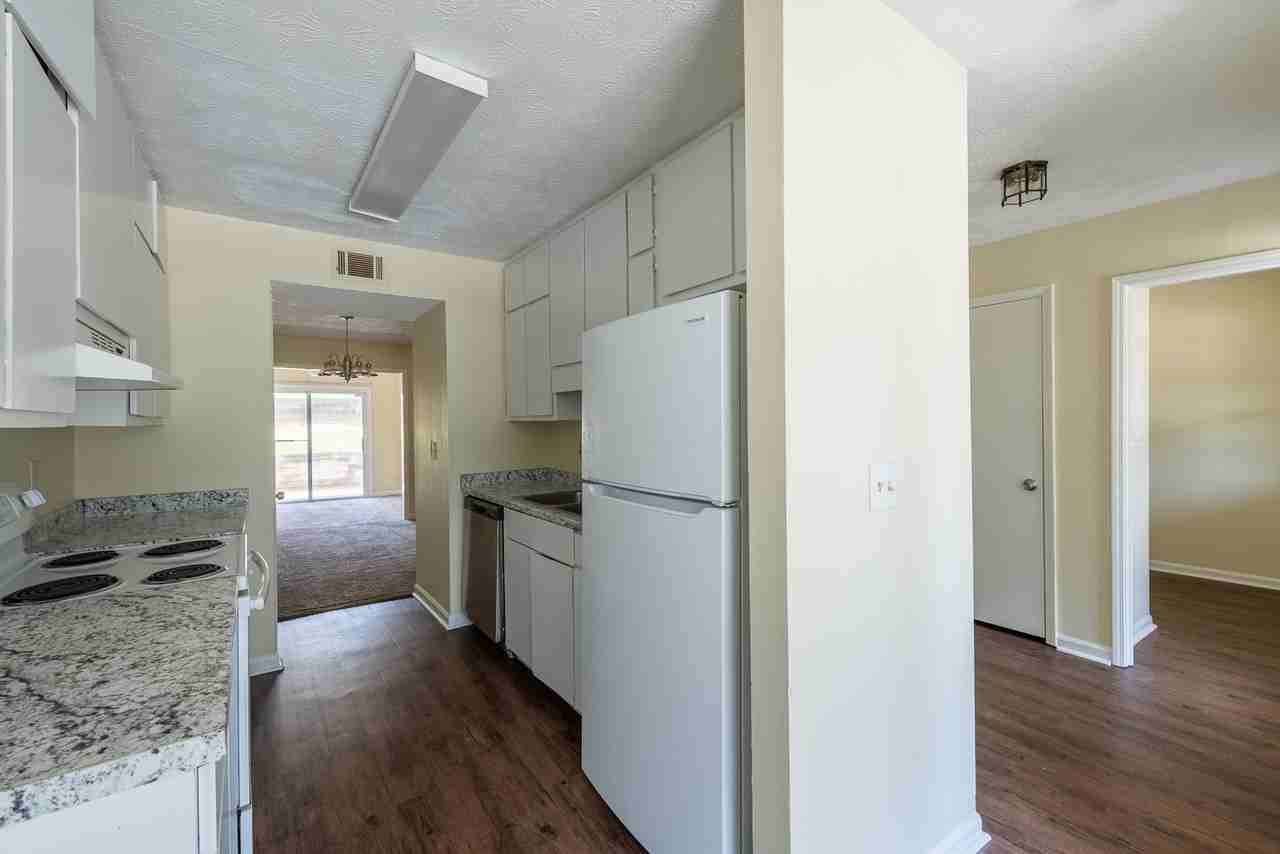 391 Downing St - Photo 3 of 36