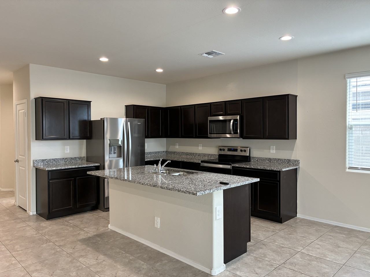 18357 W Artemisa Ave - Photo 5 of 35