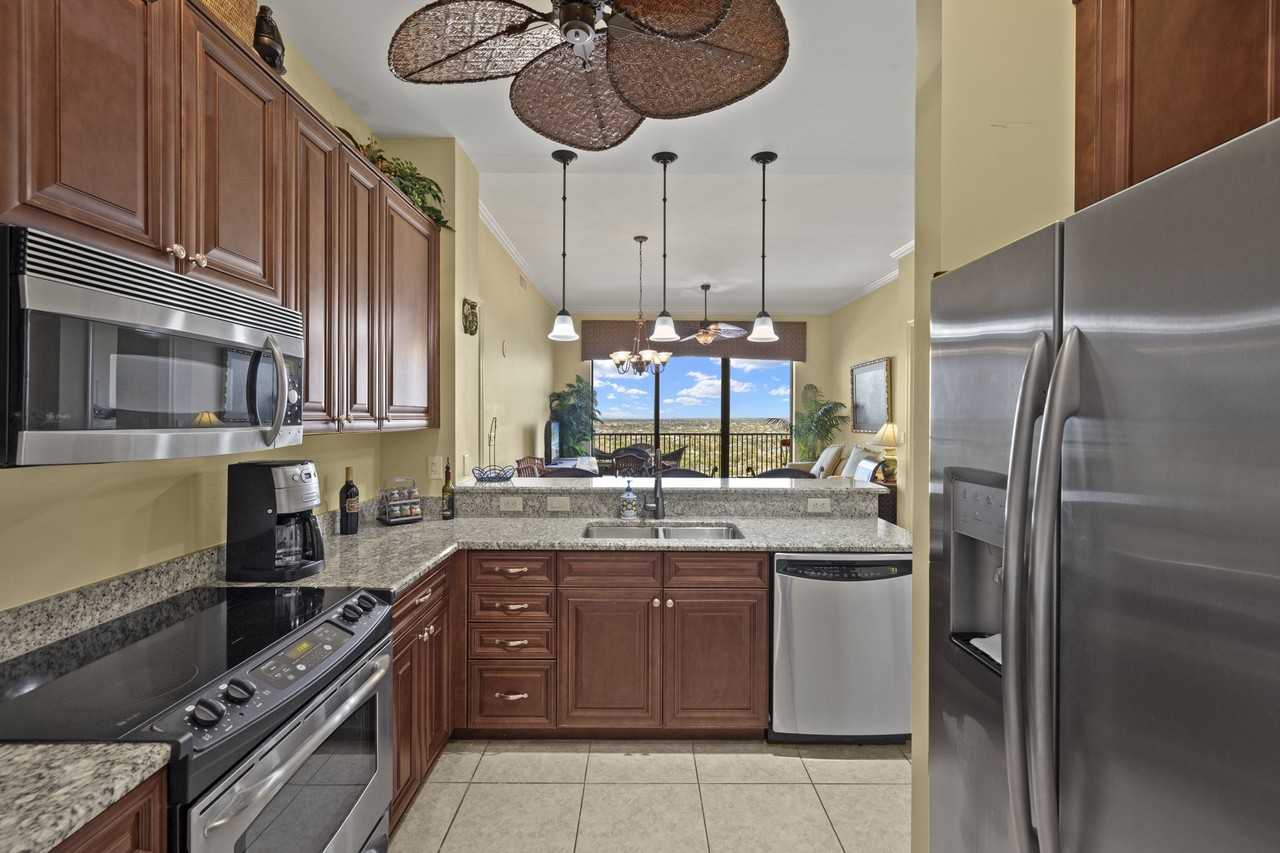 5793 Cape Harbour Dr - Photo 7 of 25