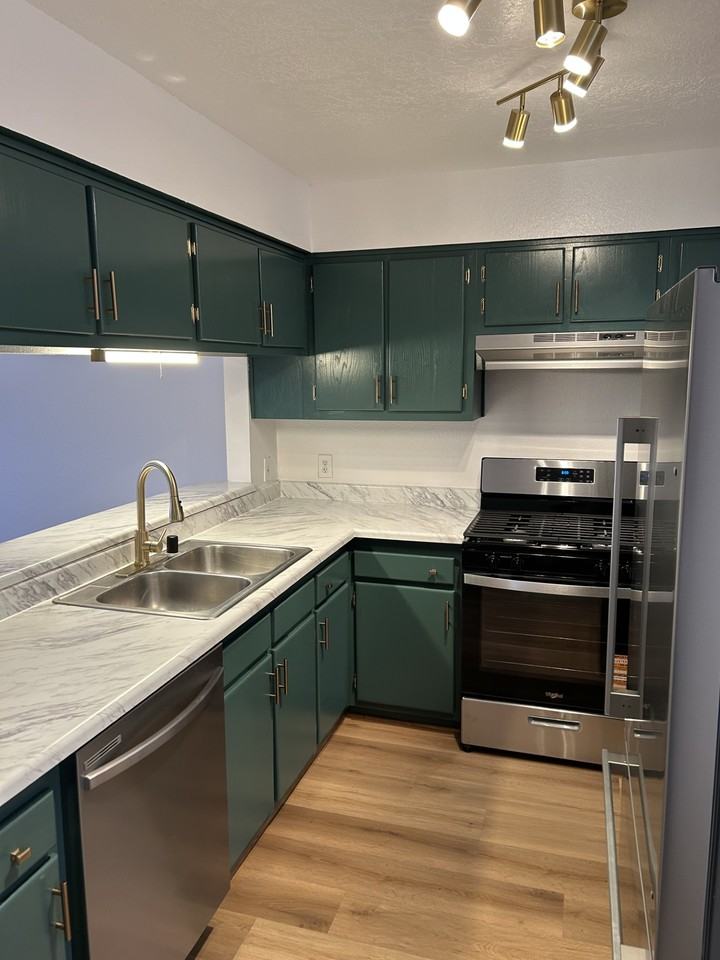 1855 Girard Blvd Ne - Photo 2 of 43