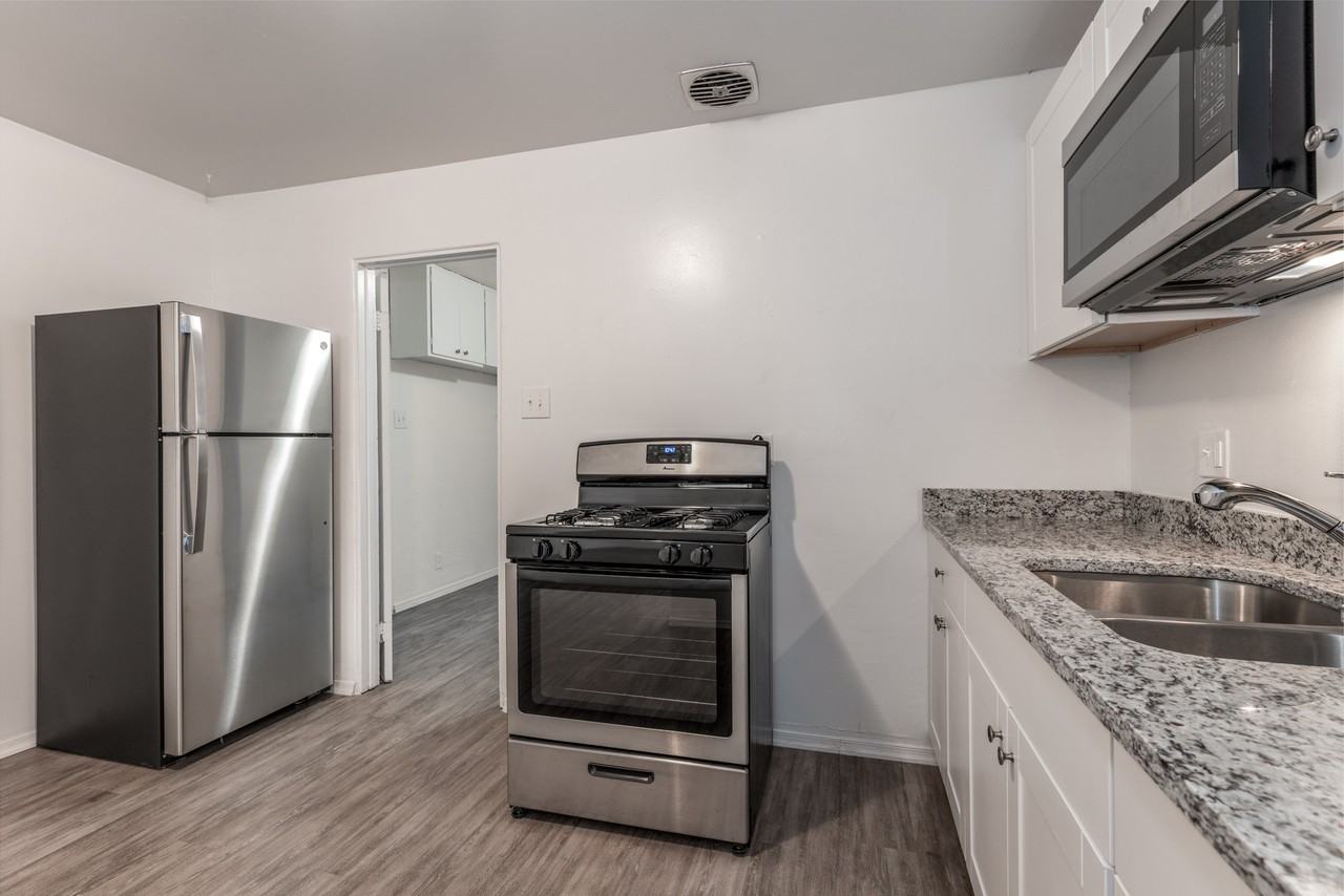 4619 9Th St Nw - Photo 4 of 22