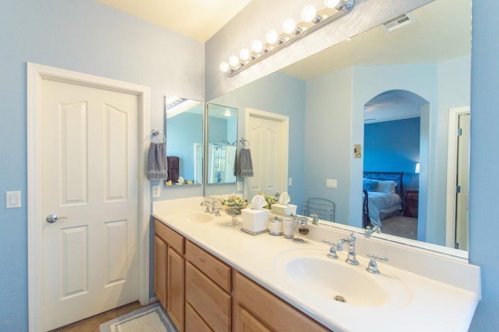 12158 W Lone Tree Trl - Photo 6 of 24