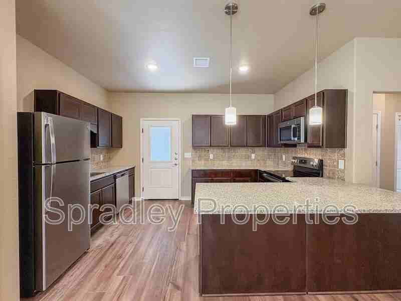 1057 Hibiscus Unit A - Photo 4 of 10