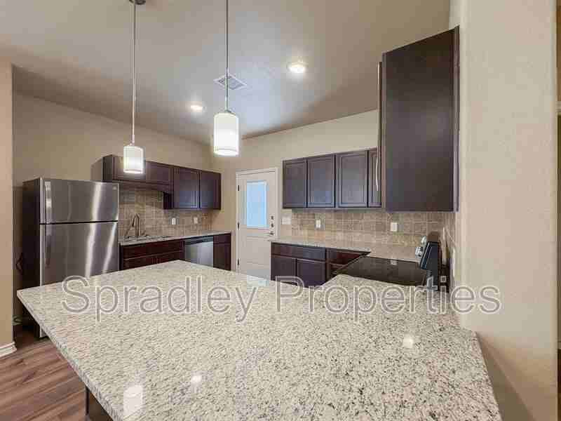 1057 Hibiscus Unit A - Photo 5 of 10
