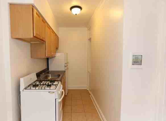4641 N Paulina St #303 - Photo 2 of 12