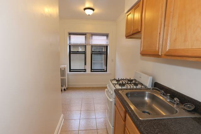 4641 N Paulina St #303 - Photo 4 of 12