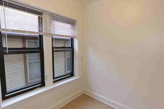 4641 N Paulina St #303 - Photo 5 of 12
