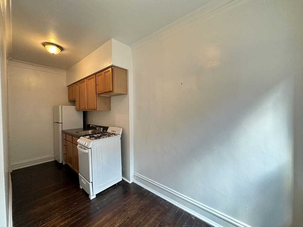 4641 N Paulina St #404 - Photo 6 of 21