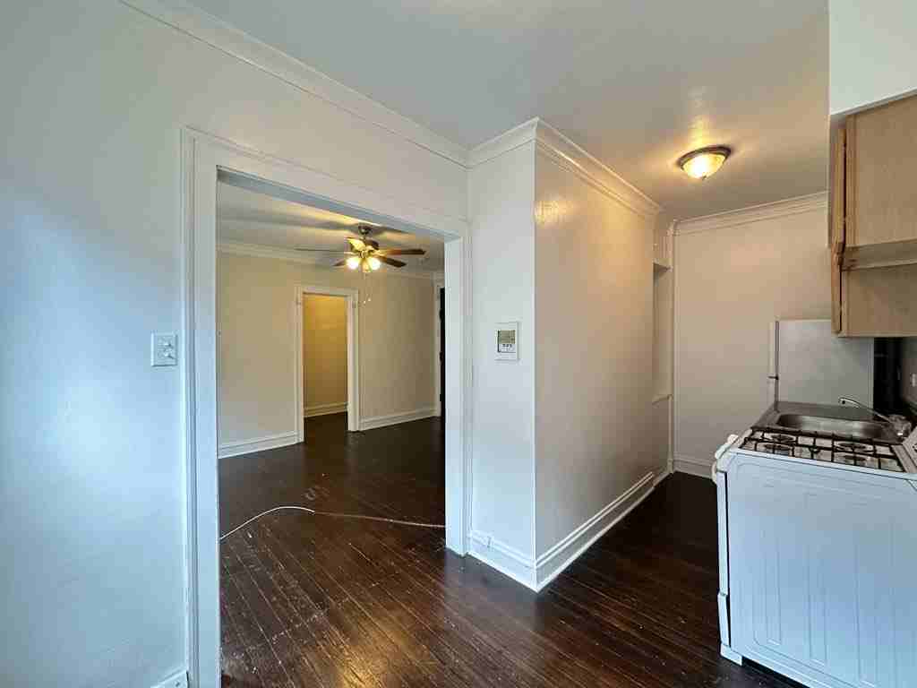 4641 N Paulina St #404 - Photo 7 of 21