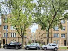 featured image of 1642 W Pratt Blvd #3D