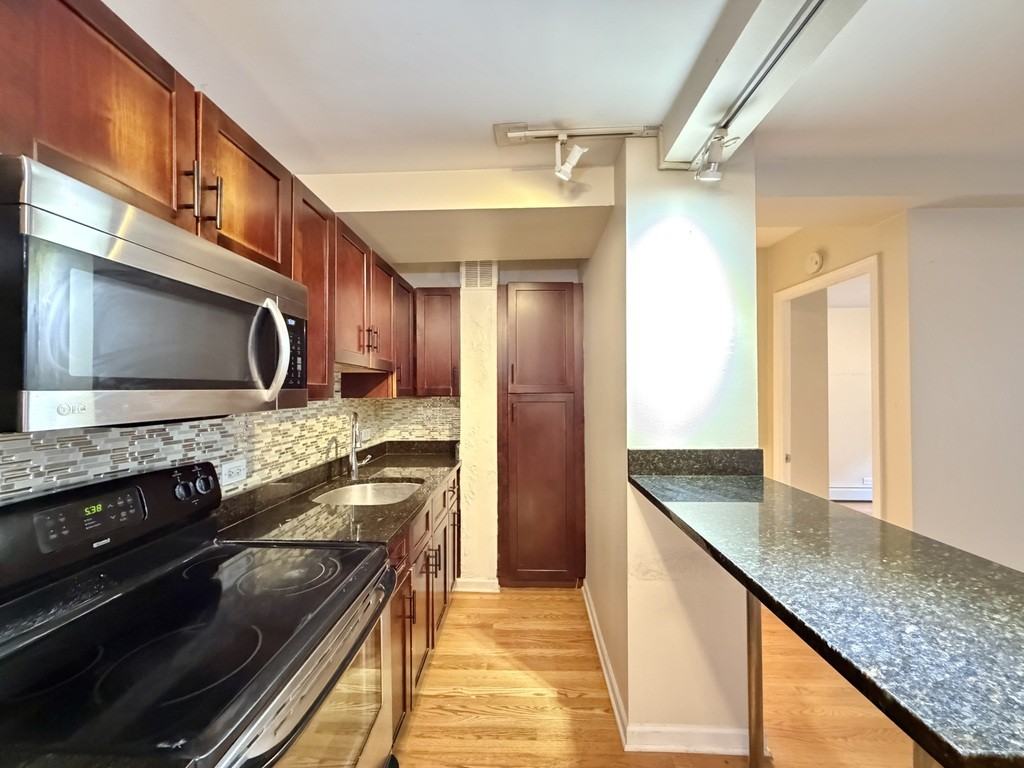 4180 N Marine Dr #212 - Photo 4 of 21