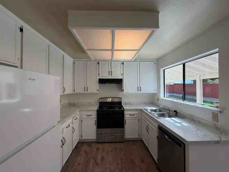 720 Valley Crest Dr - Photo 6 of 27