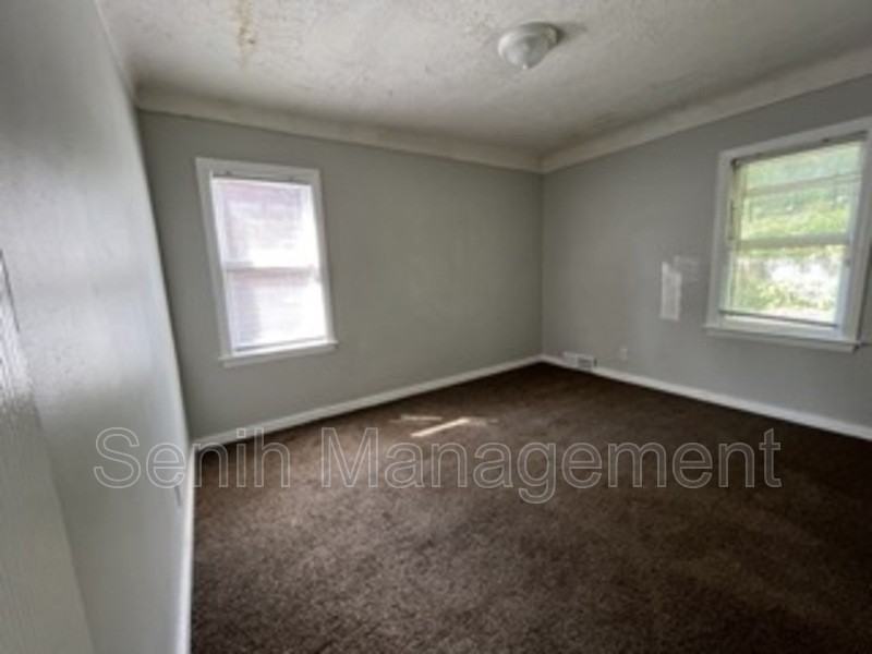 5051 Berkshire St - Photo 6 of 12