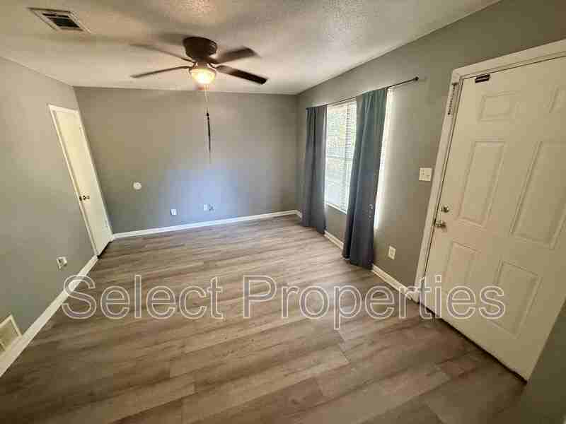 3505 Fairview Dr - Photo 2 of 11