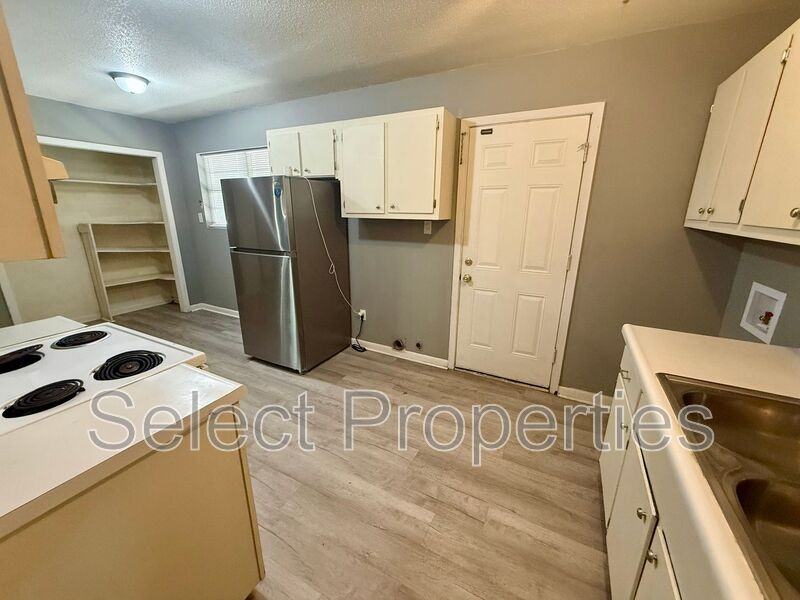 3505 Fairview Dr - Photo 5 of 11
