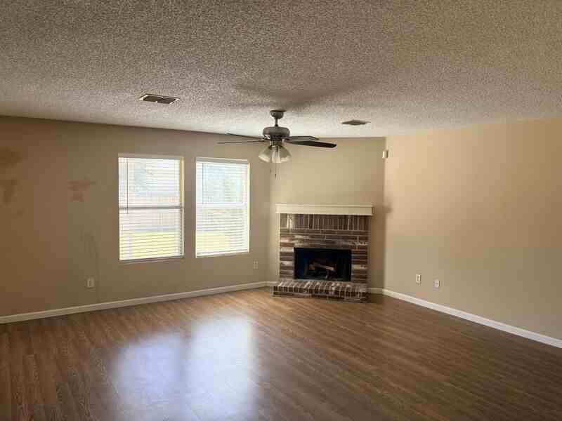 1525 Melrose Ln - Photo 5 of 24