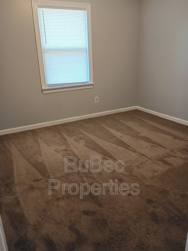 476 S King St - Photo 3 of 10