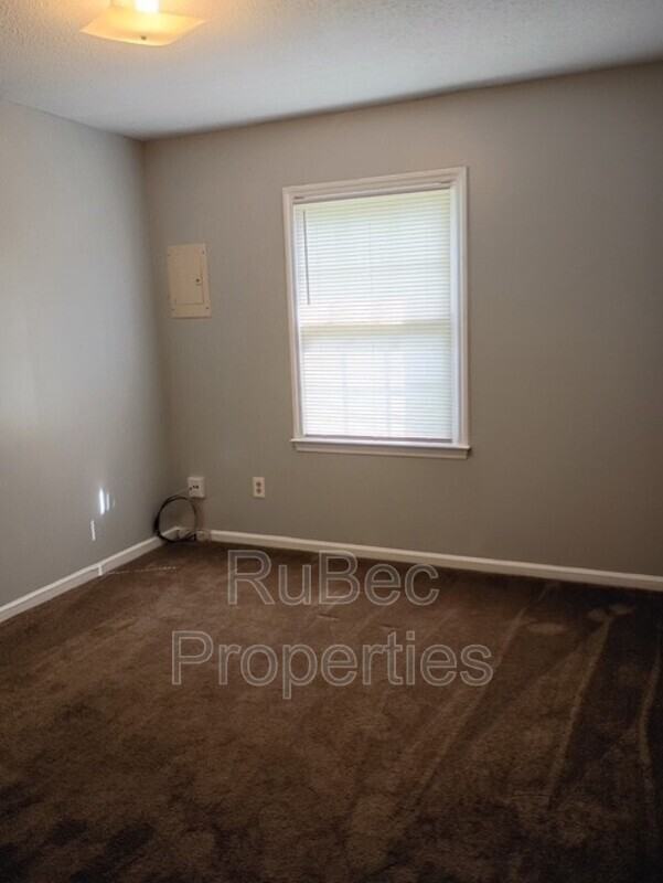 476 S King St - Photo 4 of 10