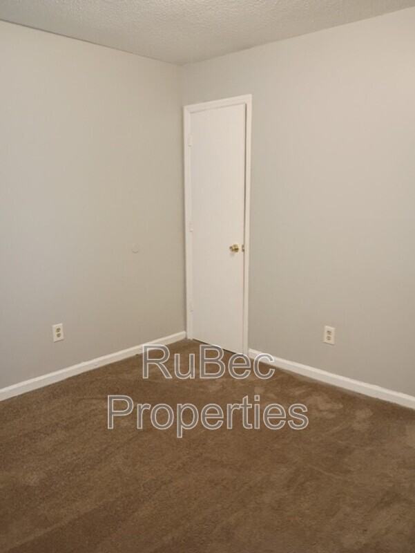 476 S King St - Photo 7 of 10