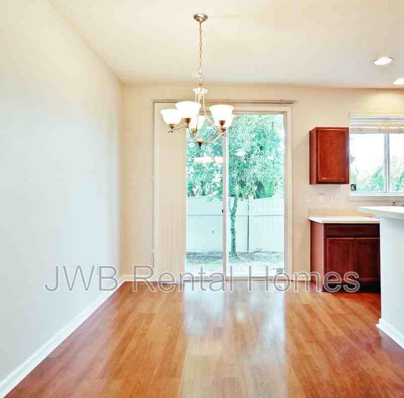 2394 Sunset Bluff Dr - Photo 4 of 13