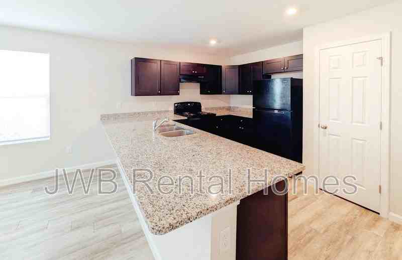 1145 Palmetto St - Photo 2 of 14