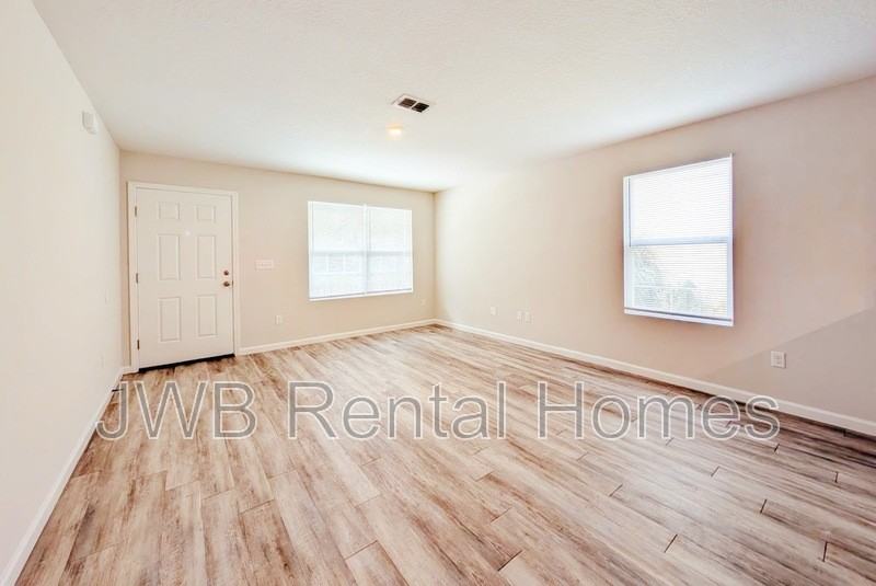 1145 Palmetto St - Photo 5 of 14