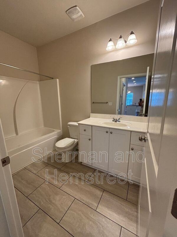 905 Joiner Cir #905 - Photo 6 of 11