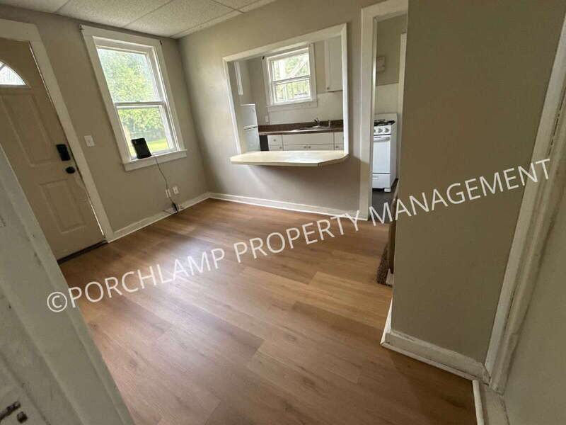 1848 Franklin St #2 - Photo 4 of 11