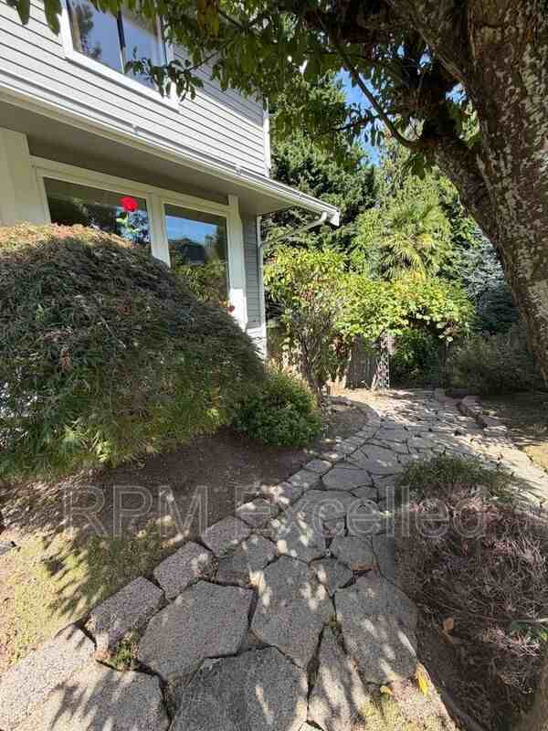 5610 S 296th Ct - Photo 4 of 43