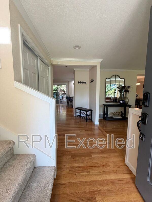 5610 S 296th Ct - Photo 5 of 43