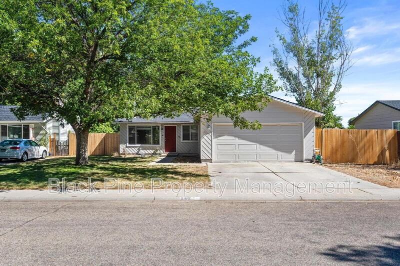 2182 N Constantine Ave - Photo 2 of 31