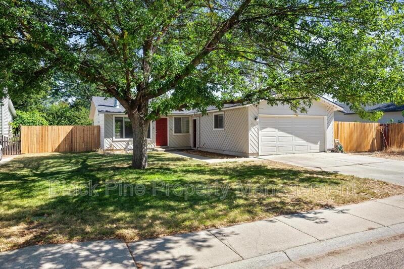 2182 N Constantine Ave - Photo 3 of 31